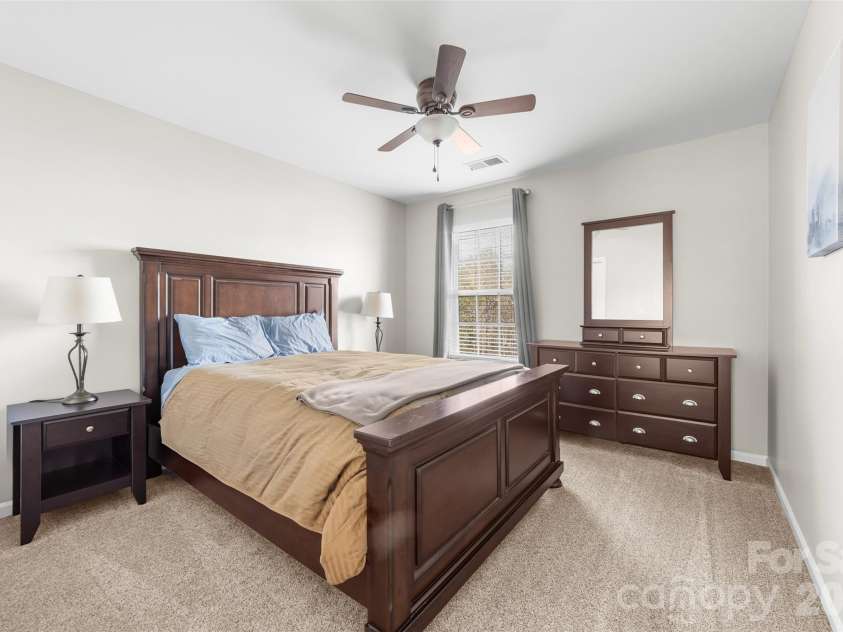 1015 Sparrow Valley Way, Charlotte, NC 28214.  MLS# CAR4360368, YatesRealty ID 6042. 