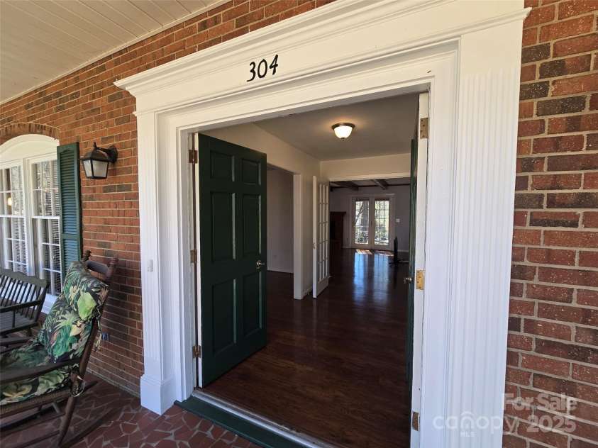 304 Taft Street, Troy, NC 27371.  MLS# CAR4238090, YatesRealty ID 6042. 