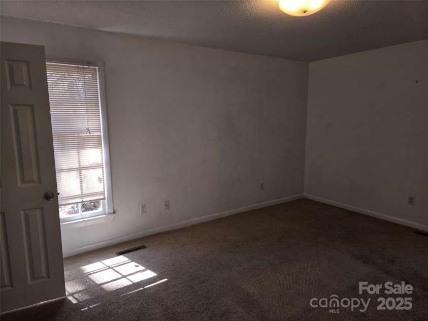 304 Taft Street, Troy, NC 27371.  MLS# CAR4238090, YatesRealty ID 6042. 