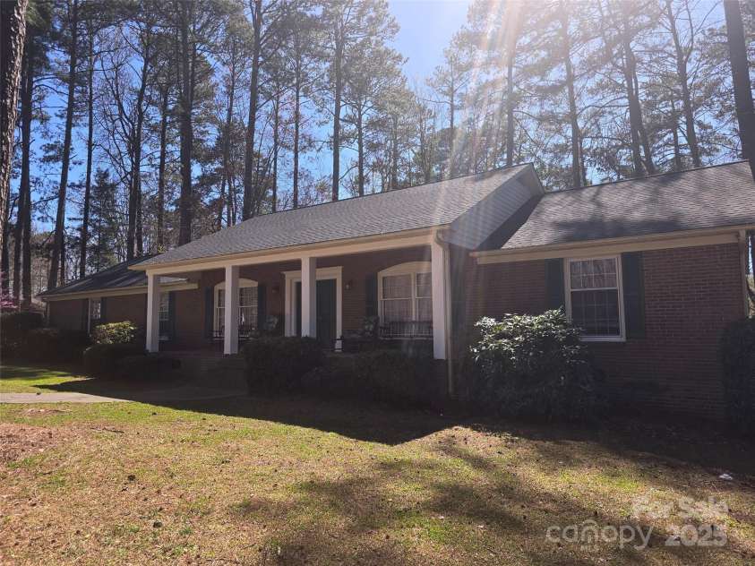 304 Taft Street, Troy, NC 27371.  MLS# CAR4238090, YatesRealty ID 6042. 