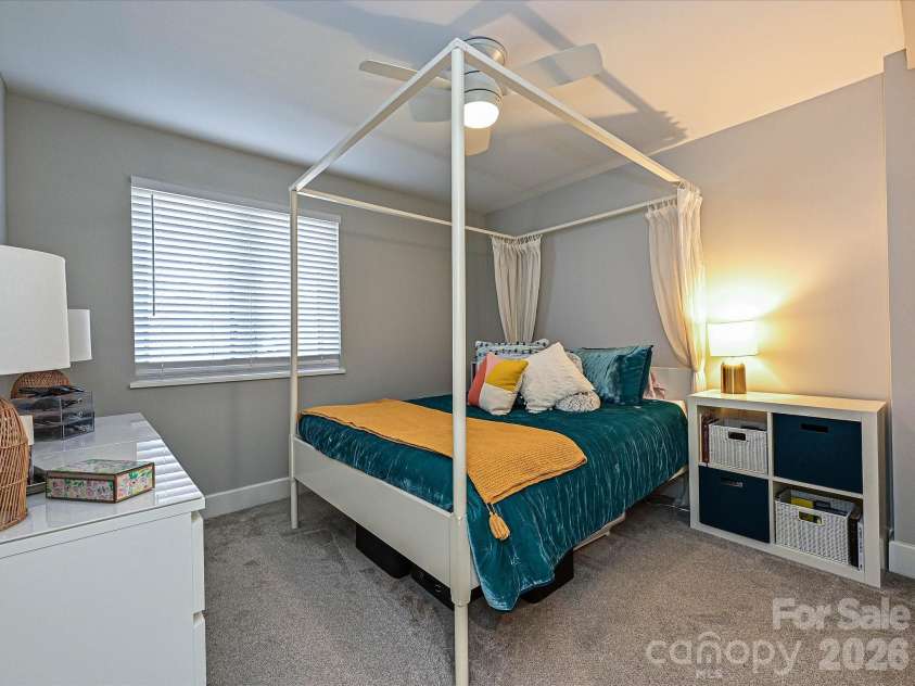 201 Dotger Avenue, Charlotte, NC 28207.  MLS# CAR4360588, YatesRealty ID 6043. 