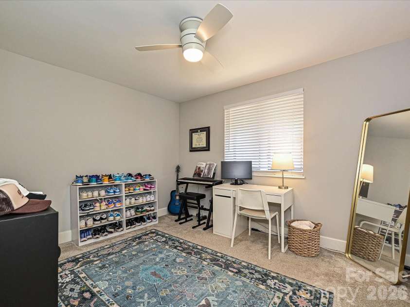 201 Dotger Avenue, Charlotte, NC 28207.  MLS# CAR4360588, YatesRealty ID 6043. 