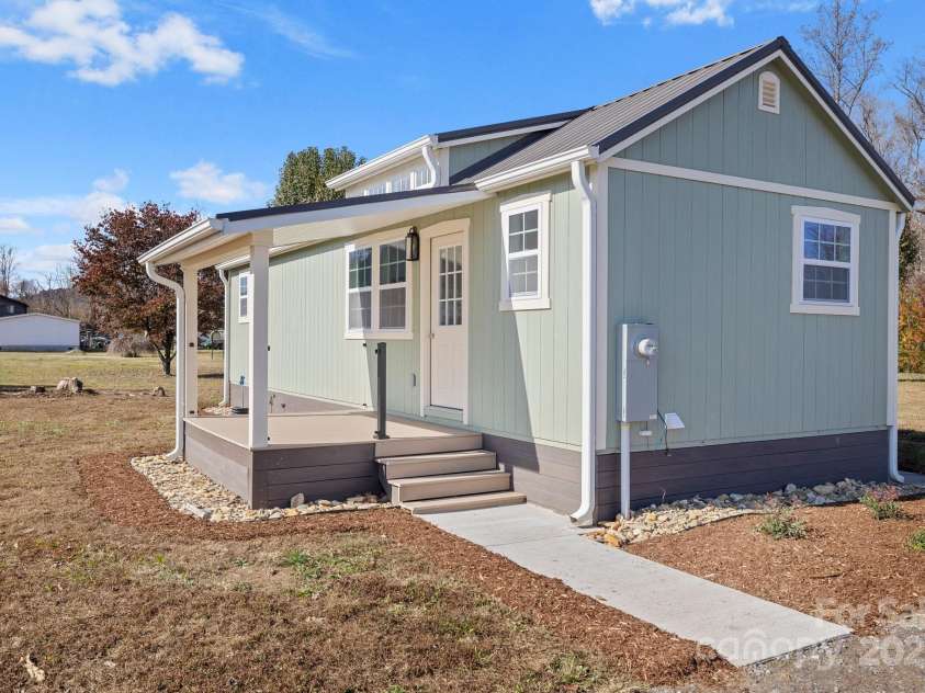 70 River Run Drive, Marion, NC 28752.  MLS# CAR4213279, YatesRealty ID 6047. 