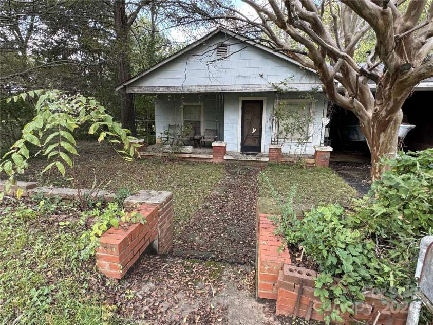 213 Belt Drive, Lowell, NC 28056.  MLS# CAR4189043, YatesRealty ID 6048. 