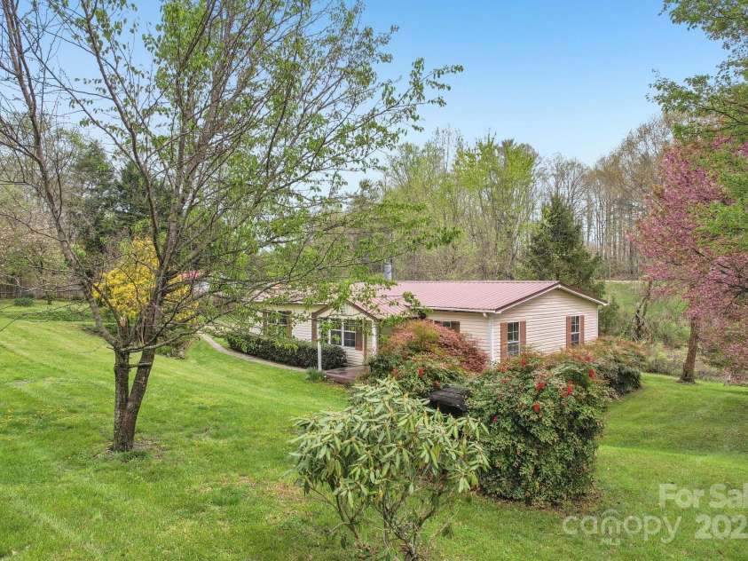 83 Libbey Lane, Mills River, NC 28759.  MLS# CAR4244925, YatesRealty ID 6049. 