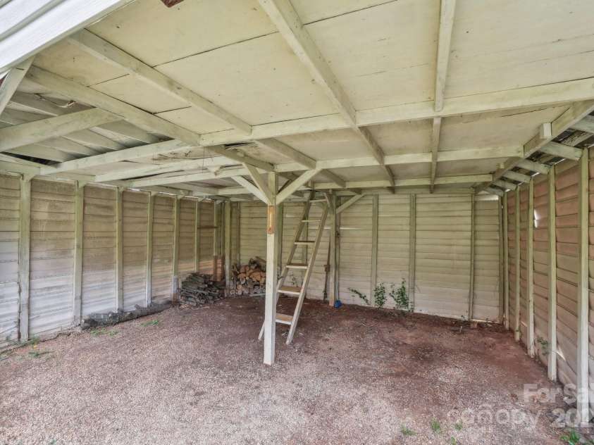 83 Libbey Lane, Mills River, NC 28759.  MLS# CAR4244925, YatesRealty ID 6049. 