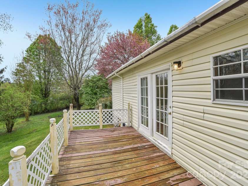 83 Libbey Lane, Mills River, NC 28759.  MLS# CAR4244925, YatesRealty ID 6049. 
