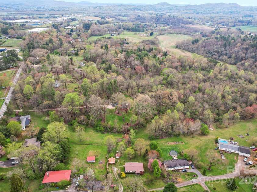 83 Libbey Lane, Mills River, NC 28759.  MLS# CAR4244925, YatesRealty ID 6049. 