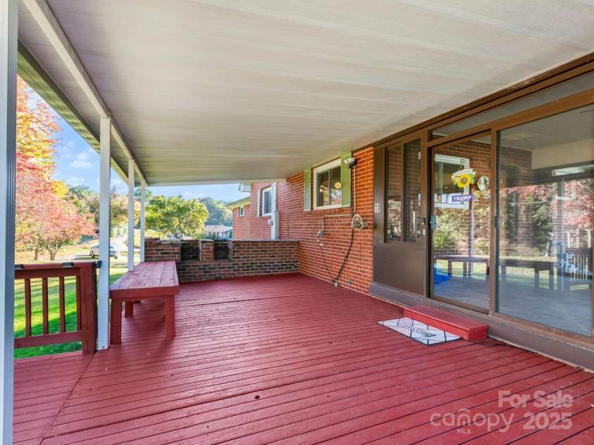 11 Aloha Circle, Candler, NC 28715.  MLS# CAR4313548, YatesRealty ID 605. Front Porch 