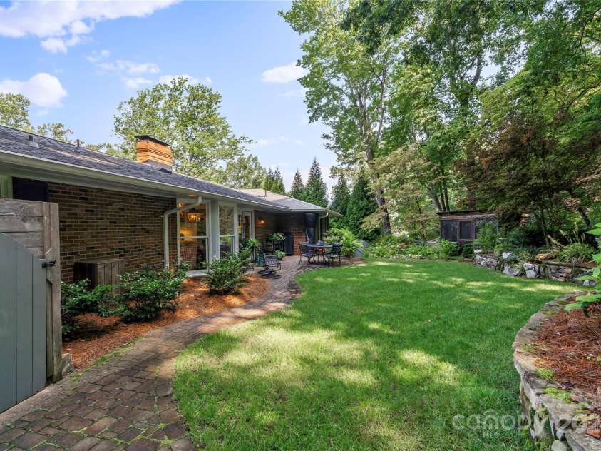 441 Forest Heights Drive, Marion, NC 28752.  MLS# CAR4174154, YatesRealty ID 605. 