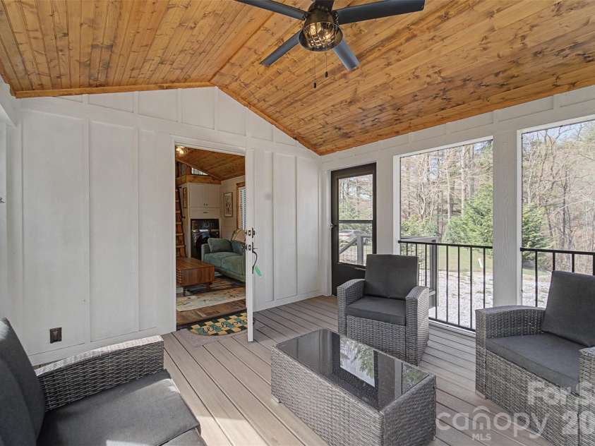 122 Mountain Breeze Ridge, Scaly Mountain, NC 28775.  MLS# CAR4361680, YatesRealty ID 6051. 