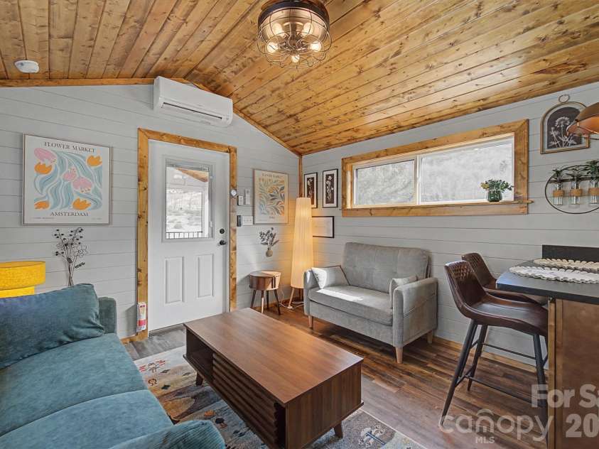 122 Mountain Breeze Ridge, Scaly Mountain, NC 28775.  MLS# CAR4361680, YatesRealty ID 6051. 