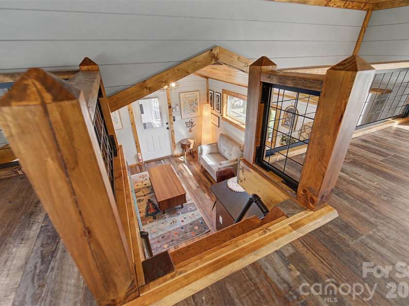 122 Mountain Breeze Ridge, Scaly Mountain, NC 28775.  MLS# CAR4361680, YatesRealty ID 6051. 