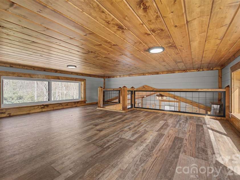 122 Mountain Breeze Ridge, Scaly Mountain, NC 28775.  MLS# CAR4361680, YatesRealty ID 6051. 