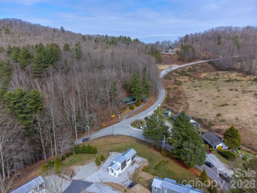 122 Mountain Breeze Ridge, Scaly Mountain, NC 28775.  MLS# CAR4361680, YatesRealty ID 6051. 