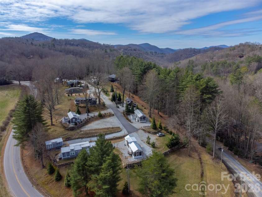 122 Mountain Breeze Ridge, Scaly Mountain, NC 28775.  MLS# CAR4361680, YatesRealty ID 6051. 