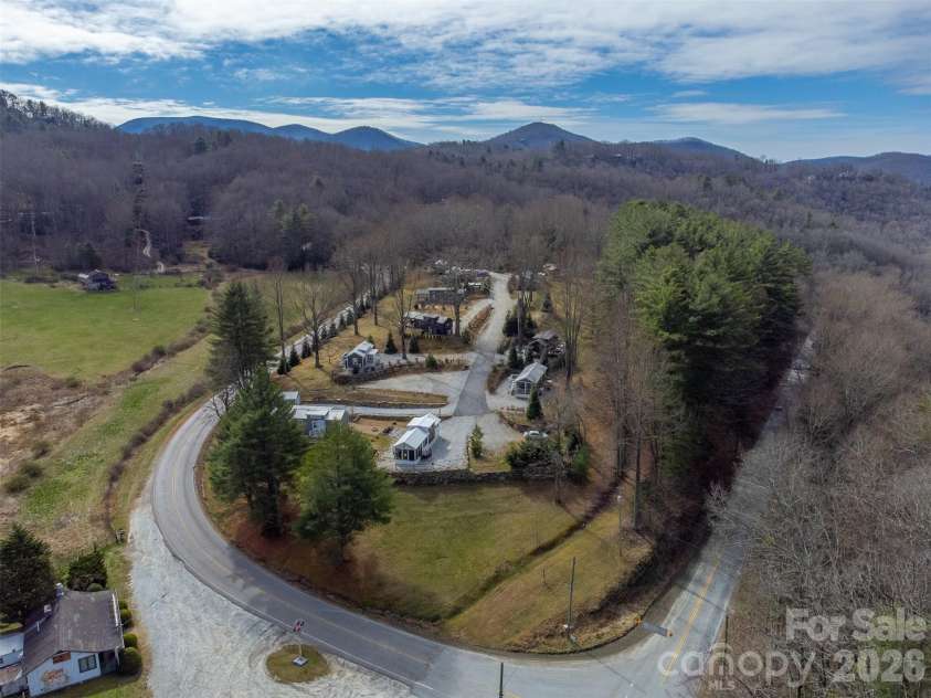 122 Mountain Breeze Ridge, Scaly Mountain, NC 28775.  MLS# CAR4361680, YatesRealty ID 6051. 