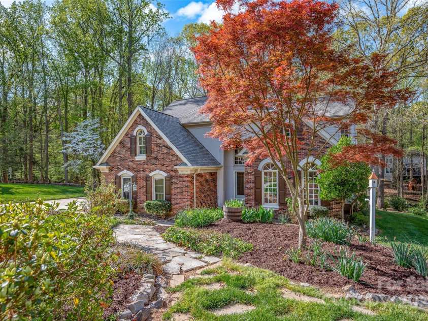 125 Cove Creek Loop, Mooresville, NC 28117.  MLS# CAR4243295, YatesRealty ID 6051. 