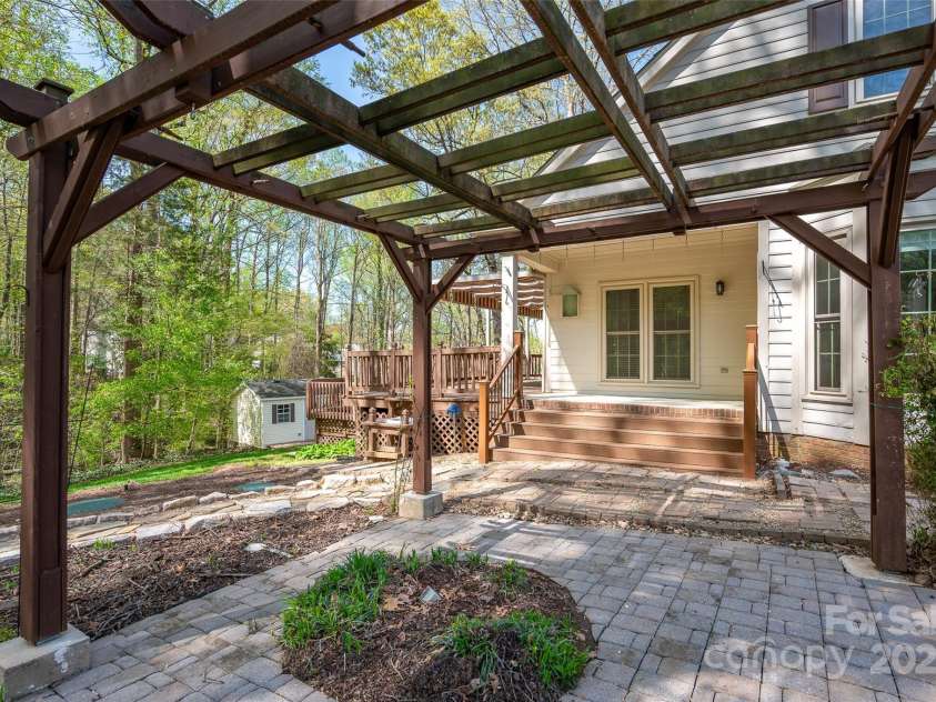 125 Cove Creek Loop, Mooresville, NC 28117.  MLS# CAR4243295, YatesRealty ID 6051. 