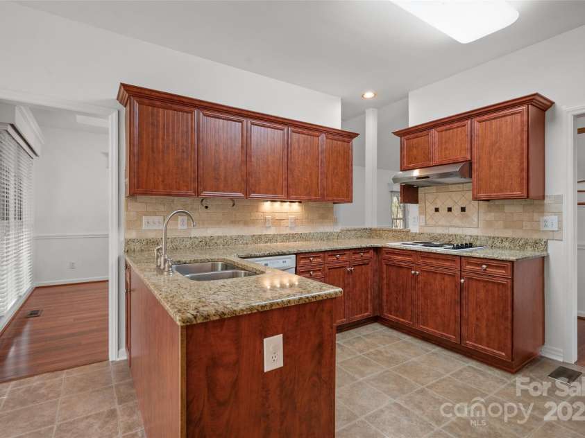 125 Cove Creek Loop, Mooresville, NC 28117.  MLS# CAR4243295, YatesRealty ID 6051. 