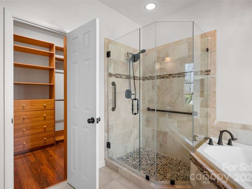 125 Cove Creek Loop, Mooresville, NC 28117.  MLS# CAR4243295, YatesRealty ID 6051. 