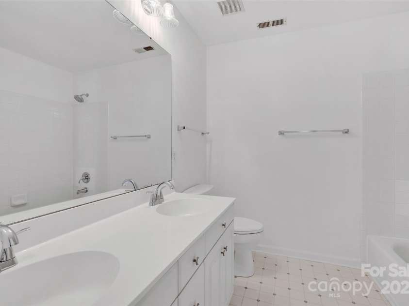 125 Cove Creek Loop, Mooresville, NC 28117.  MLS# CAR4243295, YatesRealty ID 6051. 