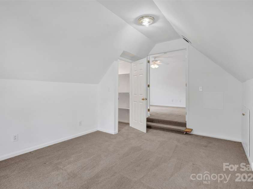 125 Cove Creek Loop, Mooresville, NC 28117.  MLS# CAR4243295, YatesRealty ID 6051. 