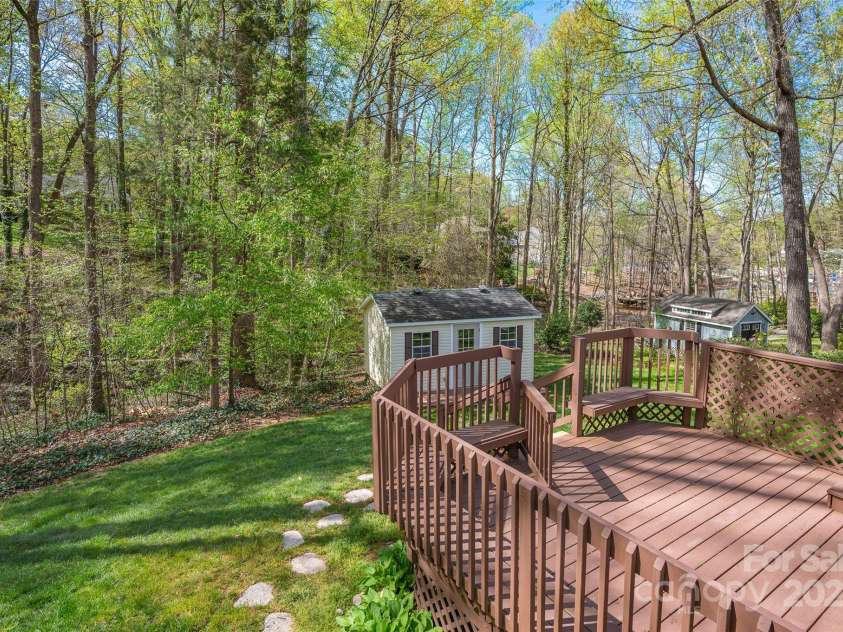 125 Cove Creek Loop, Mooresville, NC 28117.  MLS# CAR4243295, YatesRealty ID 6051. 