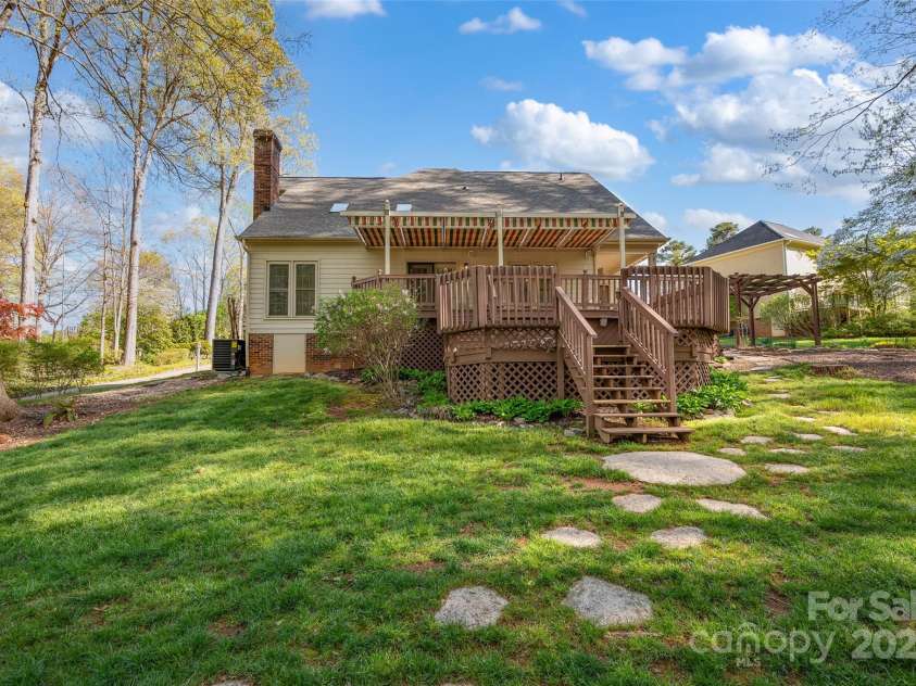125 Cove Creek Loop, Mooresville, NC 28117.  MLS# CAR4243295, YatesRealty ID 6051. 