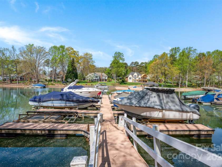 125 Cove Creek Loop, Mooresville, NC 28117.  MLS# CAR4243295, YatesRealty ID 6051. 