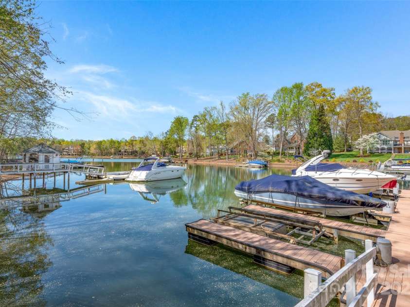 125 Cove Creek Loop, Mooresville, NC 28117.  MLS# CAR4243295, YatesRealty ID 6051. 