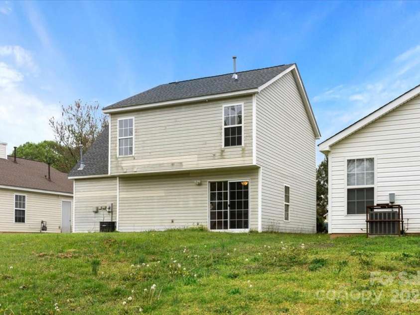 3320 Alderknoll Court, Charlotte, NC 28216.  MLS# CAR4242759, YatesRealty ID 6052. 