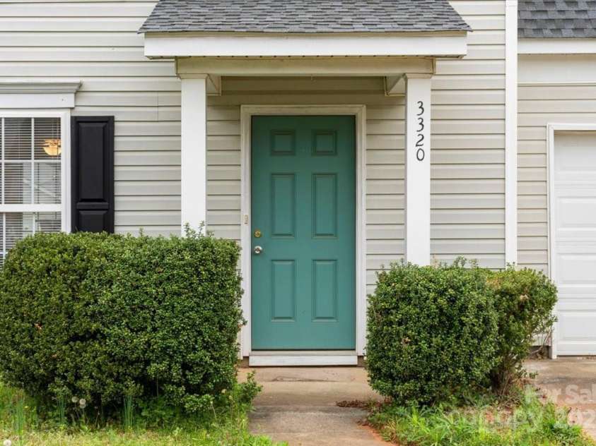 3320 Alderknoll Court, Charlotte, NC 28216.  MLS# CAR4242759, YatesRealty ID 6052. 
