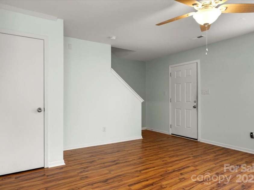 3320 Alderknoll Court, Charlotte, NC 28216.  MLS# CAR4242759, YatesRealty ID 6052. 
