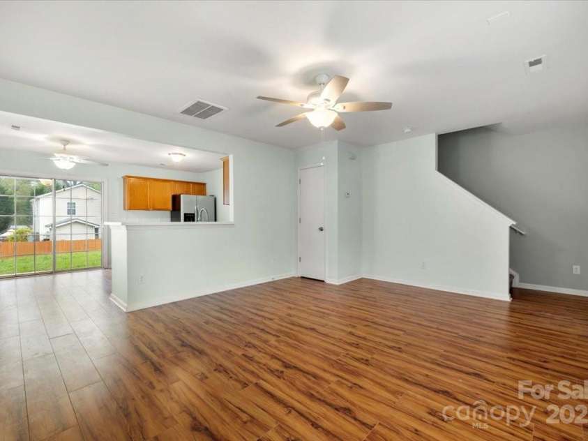 3320 Alderknoll Court, Charlotte, NC 28216.  MLS# CAR4242759, YatesRealty ID 6052. 