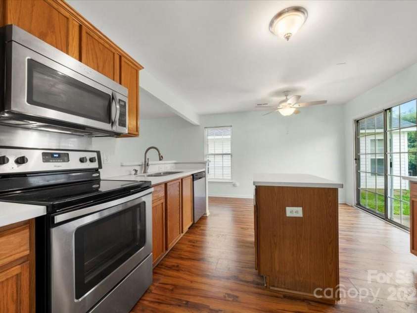 3320 Alderknoll Court, Charlotte, NC 28216.  MLS# CAR4242759, YatesRealty ID 6052. 