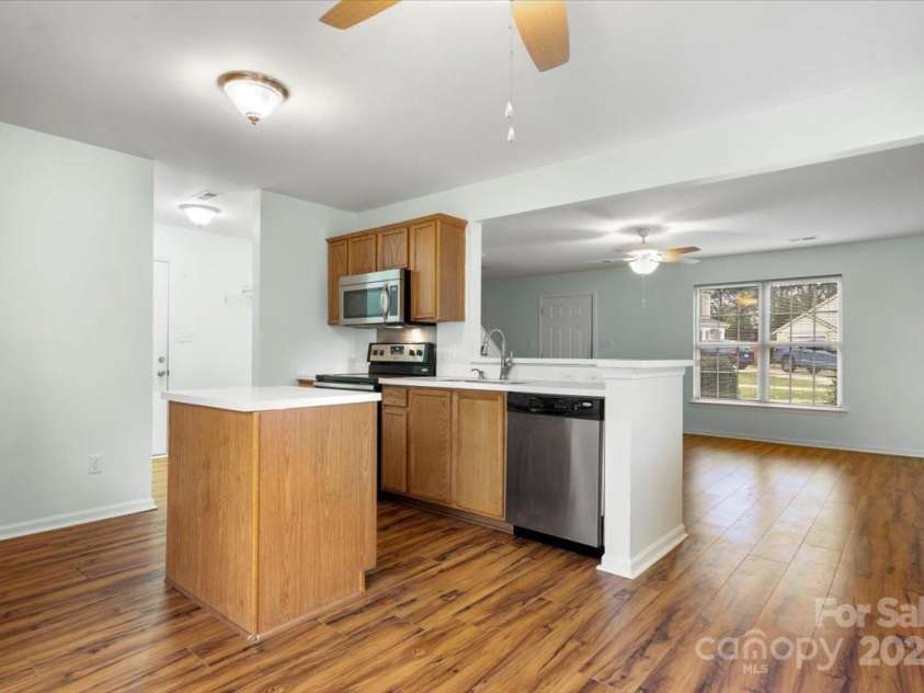3320 Alderknoll Court, Charlotte, NC 28216.  MLS# CAR4242759, YatesRealty ID 6052. 