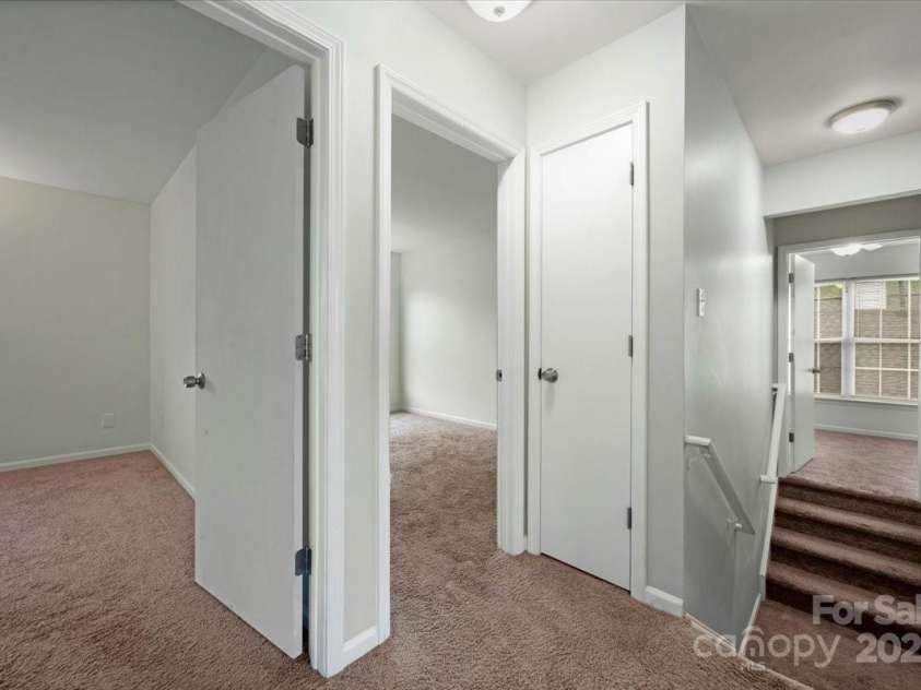 3320 Alderknoll Court, Charlotte, NC 28216.  MLS# CAR4242759, YatesRealty ID 6052. 