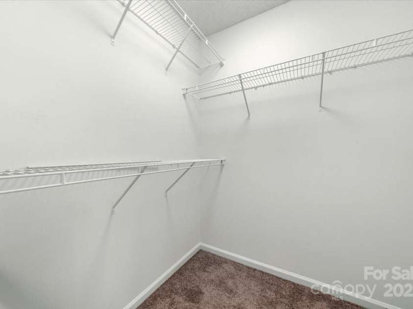 3320 Alderknoll Court, Charlotte, NC 28216.  MLS# CAR4242759, YatesRealty ID 6052. 