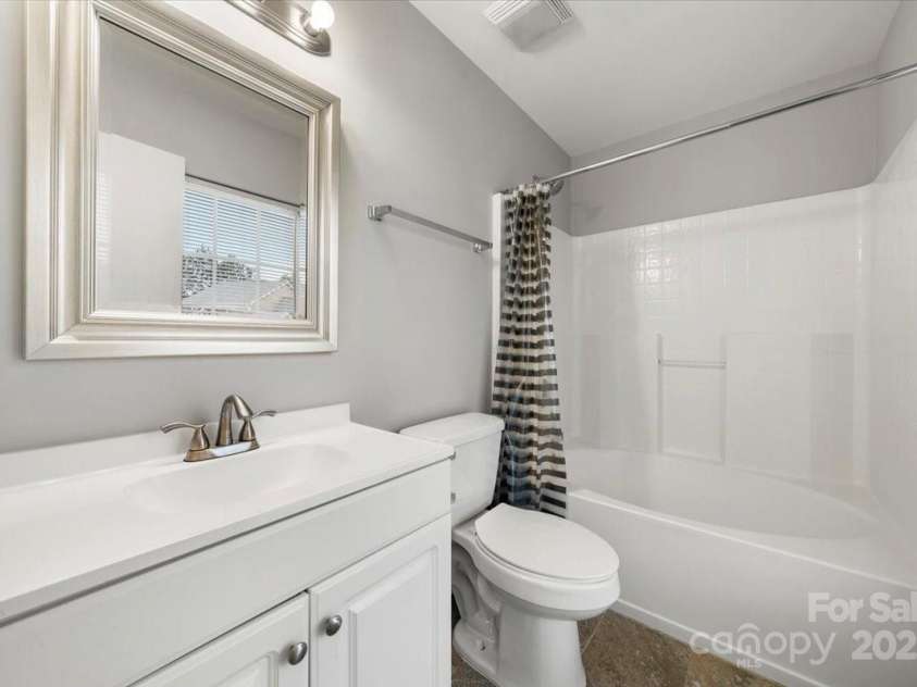 3320 Alderknoll Court, Charlotte, NC 28216.  MLS# CAR4242759, YatesRealty ID 6052. 