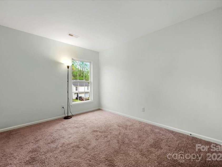 3320 Alderknoll Court, Charlotte, NC 28216.  MLS# CAR4242759, YatesRealty ID 6052. 