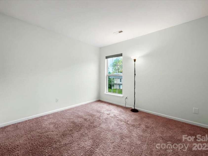 3320 Alderknoll Court, Charlotte, NC 28216.  MLS# CAR4242759, YatesRealty ID 6052. 
