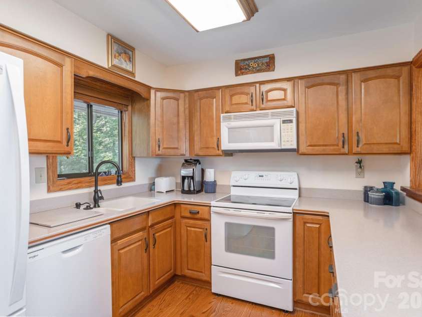 524 Three Mile Knob Road, Pisgah Forest, NC 28768.  MLS# CAR4361023, YatesRealty ID 6052. Kitchen