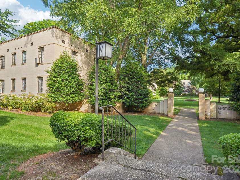 1121 Myrtle Avenue, Charlotte, NC 28203.  MLS# CAR4259010, YatesRealty ID 6053. 