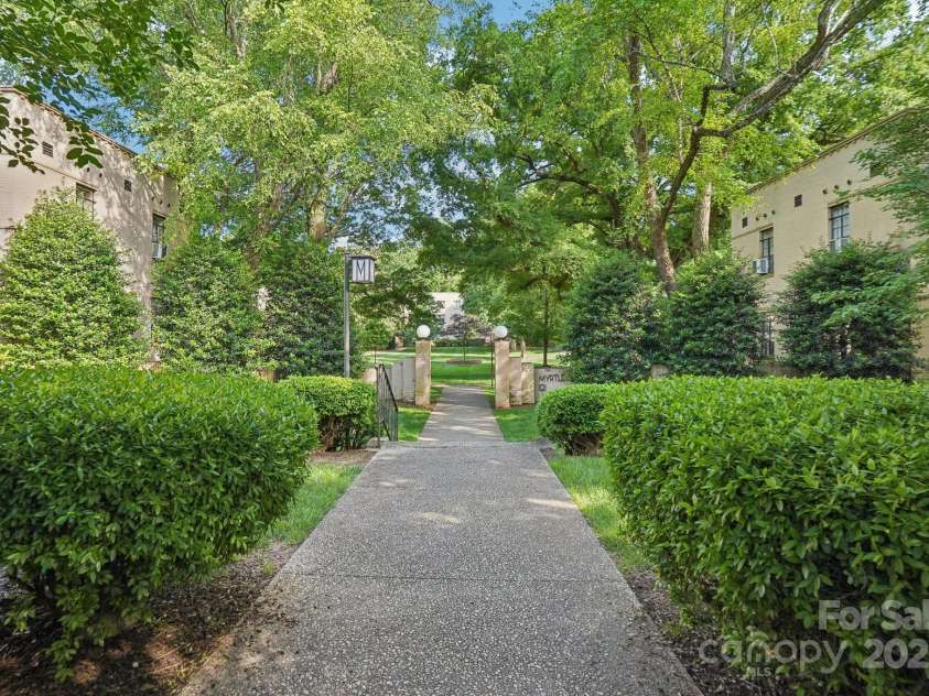 1121 Myrtle Avenue, Charlotte, NC 28203.  MLS# CAR4259010, YatesRealty ID 6053. 