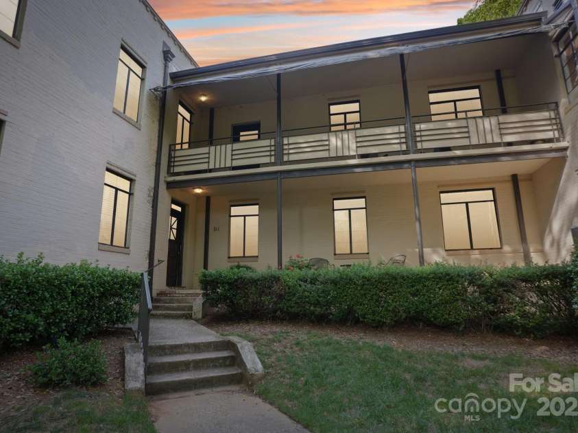 1121 Myrtle Avenue, Charlotte, NC 28203.  MLS# CAR4259010, YatesRealty ID 6053. 
