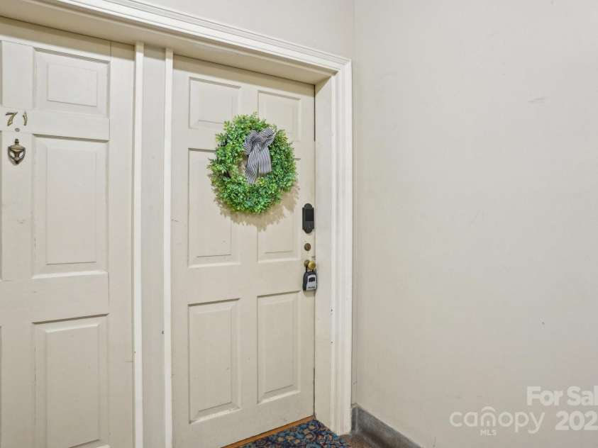 1121 Myrtle Avenue, Charlotte, NC 28203.  MLS# CAR4259010, YatesRealty ID 6053. 