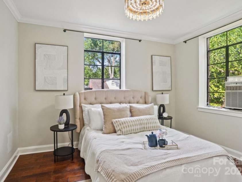 1121 Myrtle Avenue, Charlotte, NC 28203.  MLS# CAR4259010, YatesRealty ID 6053. 