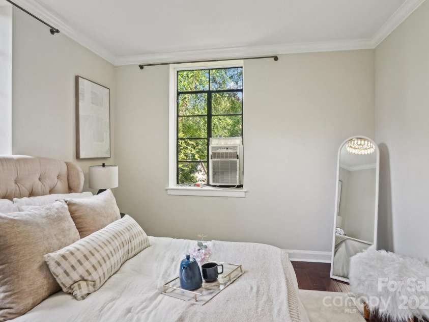 1121 Myrtle Avenue, Charlotte, NC 28203.  MLS# CAR4259010, YatesRealty ID 6053. 