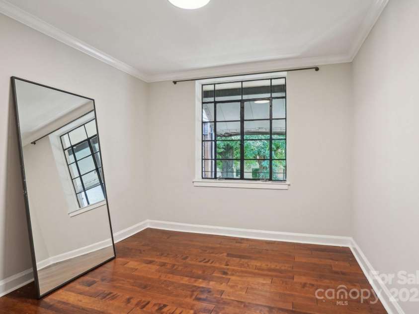 1121 Myrtle Avenue, Charlotte, NC 28203.  MLS# CAR4259010, YatesRealty ID 6053. 